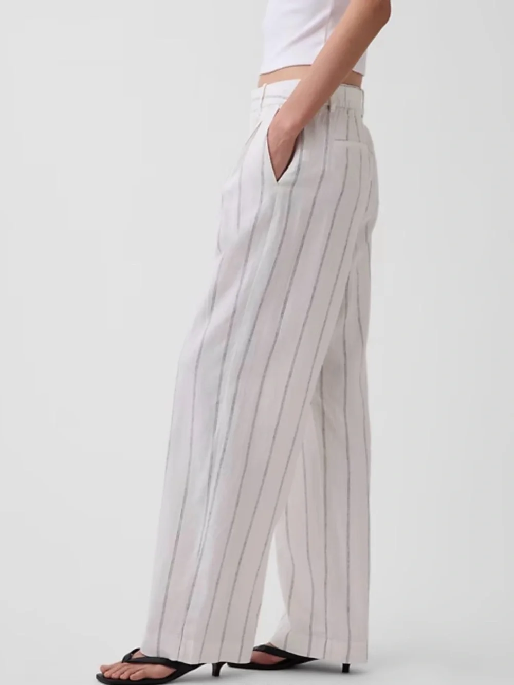 Gap Linen Blend Wide Leg Pleated Pants White Black Pinstripe Coastal Size 4 - Picture 3 of 14